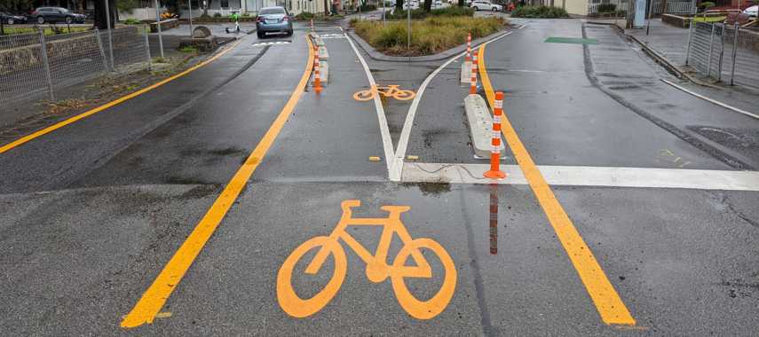 July 2022 pop up bike lane Bridge St Port Melbourne cycling traffic road