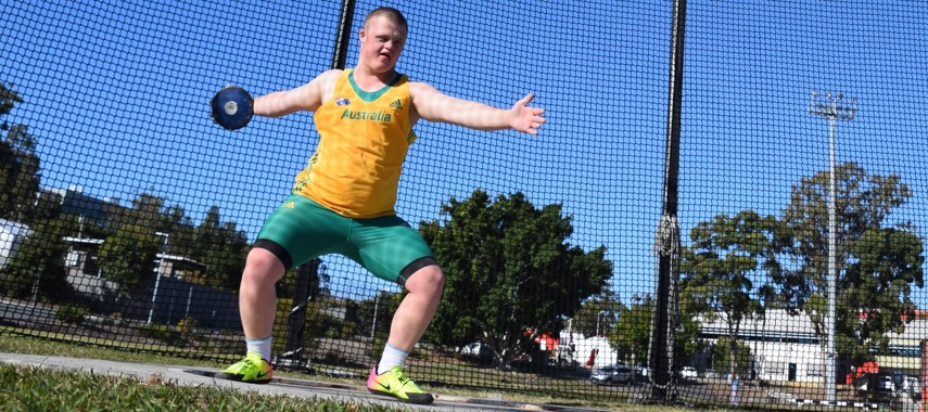 Paralympic Hopeful Andre Rivett Preparing To Throw The Discus. Photo By Michael Thomson.
